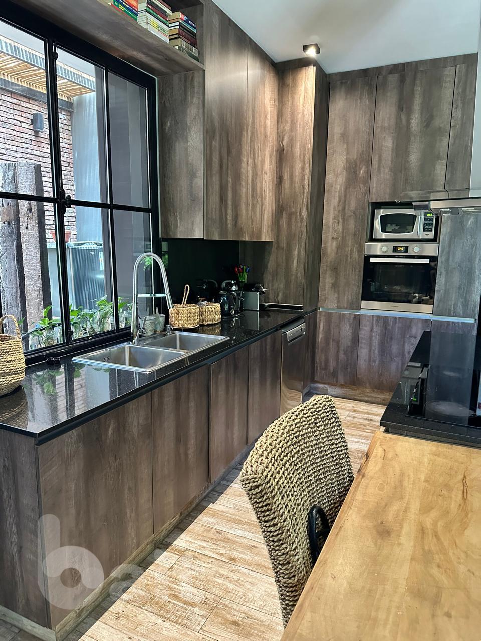 Venta casa Santina Norte, Valle Escondido, 4 dormitorios, escritorio y 5 baños.