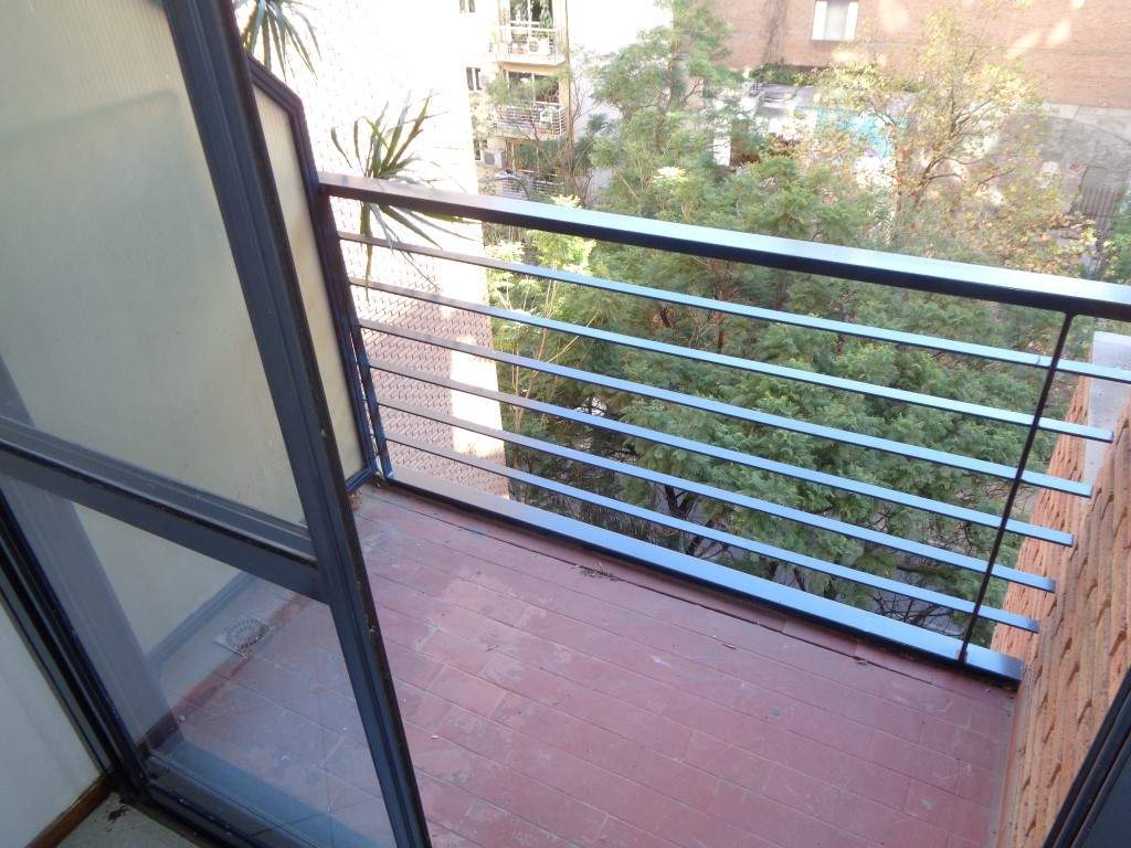 Barrio Nueva Córdoba - Departamento Externo de Categoría de 1 Dormitorio, Amplio y Luminoso con Balcón y Excelente Vista