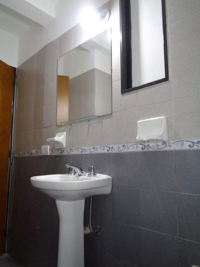 Barrio Nueva Córdoba - Departamento Externo de Categoría de 1 Dormitorio, Amplio y Luminoso con Balcón y Excelente Vista