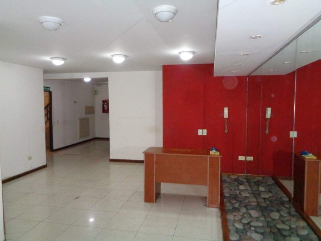 Barrio Nueva Córdoba - Departamento Externo de Categoría de 1 Dormitorio, Amplio y Luminoso con Balcón y Excelente Vista