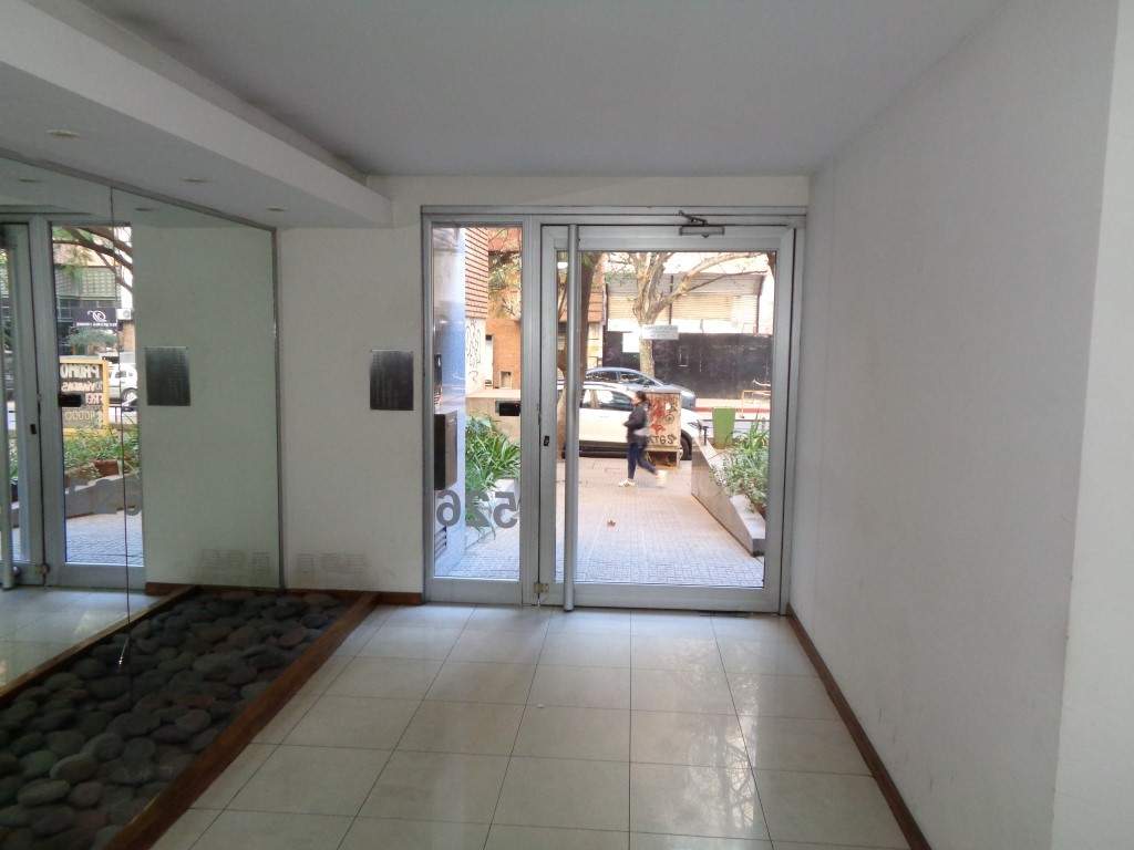 Barrio Nueva Córdoba - Departamento Externo de Categoría de 1 Dormitorio, Amplio y Luminoso con Balcón y Excelente Vista