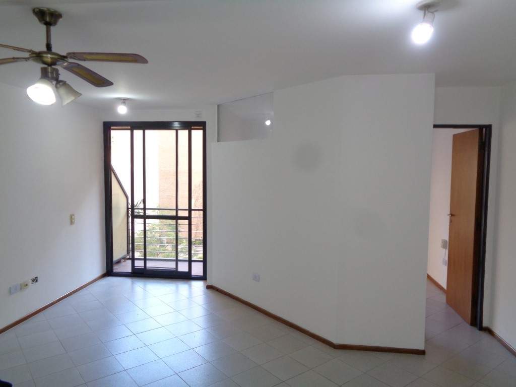 Barrio Nueva Córdoba - Departamento Externo de Categoría de 1 Dormitorio, Amplio y Luminoso con Balcón y Excelente Vista