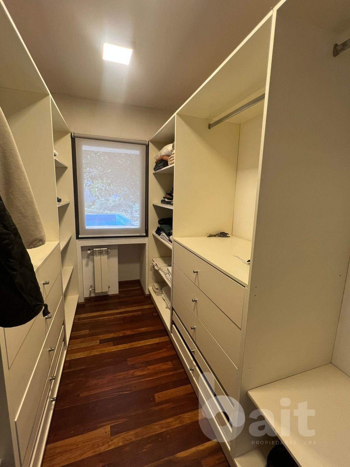 Venta casa en housing con seguridad de 4 dormitorios en Villa Belgrano