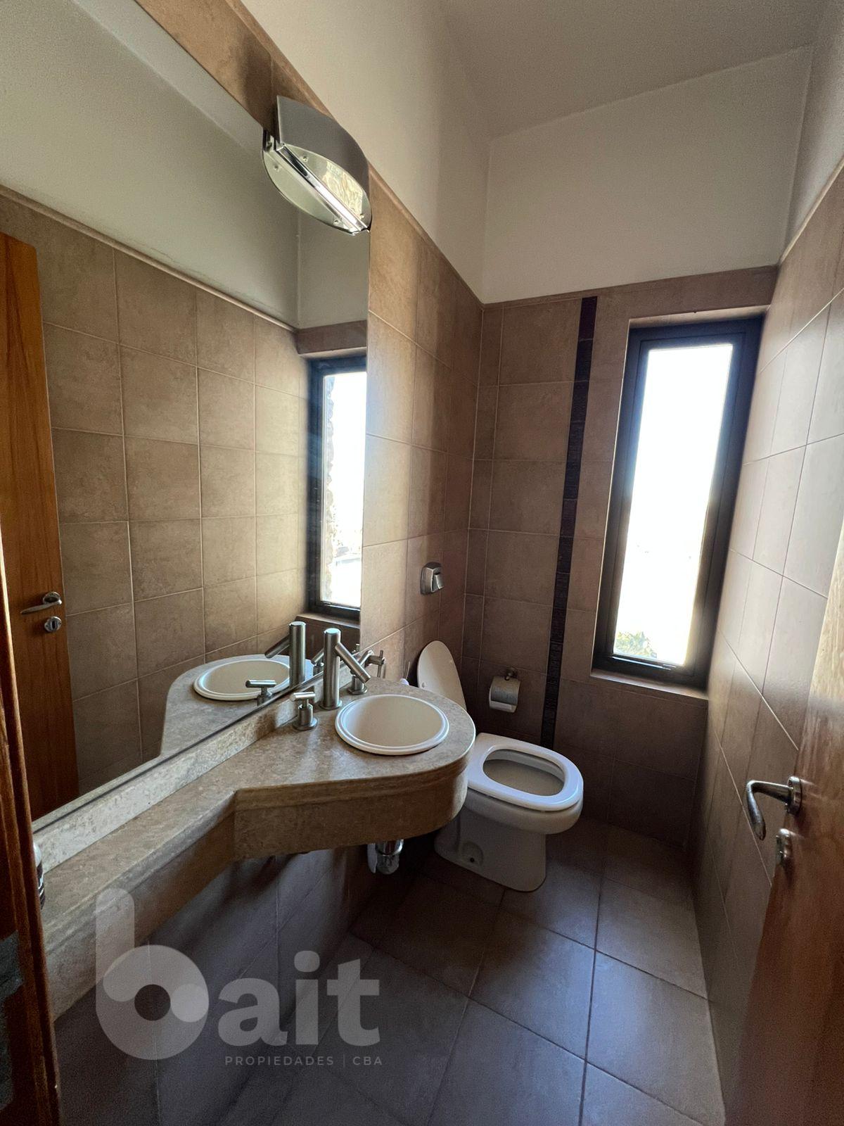 Venta casa en housing con seguridad de 4 dormitorios en Villa Belgrano