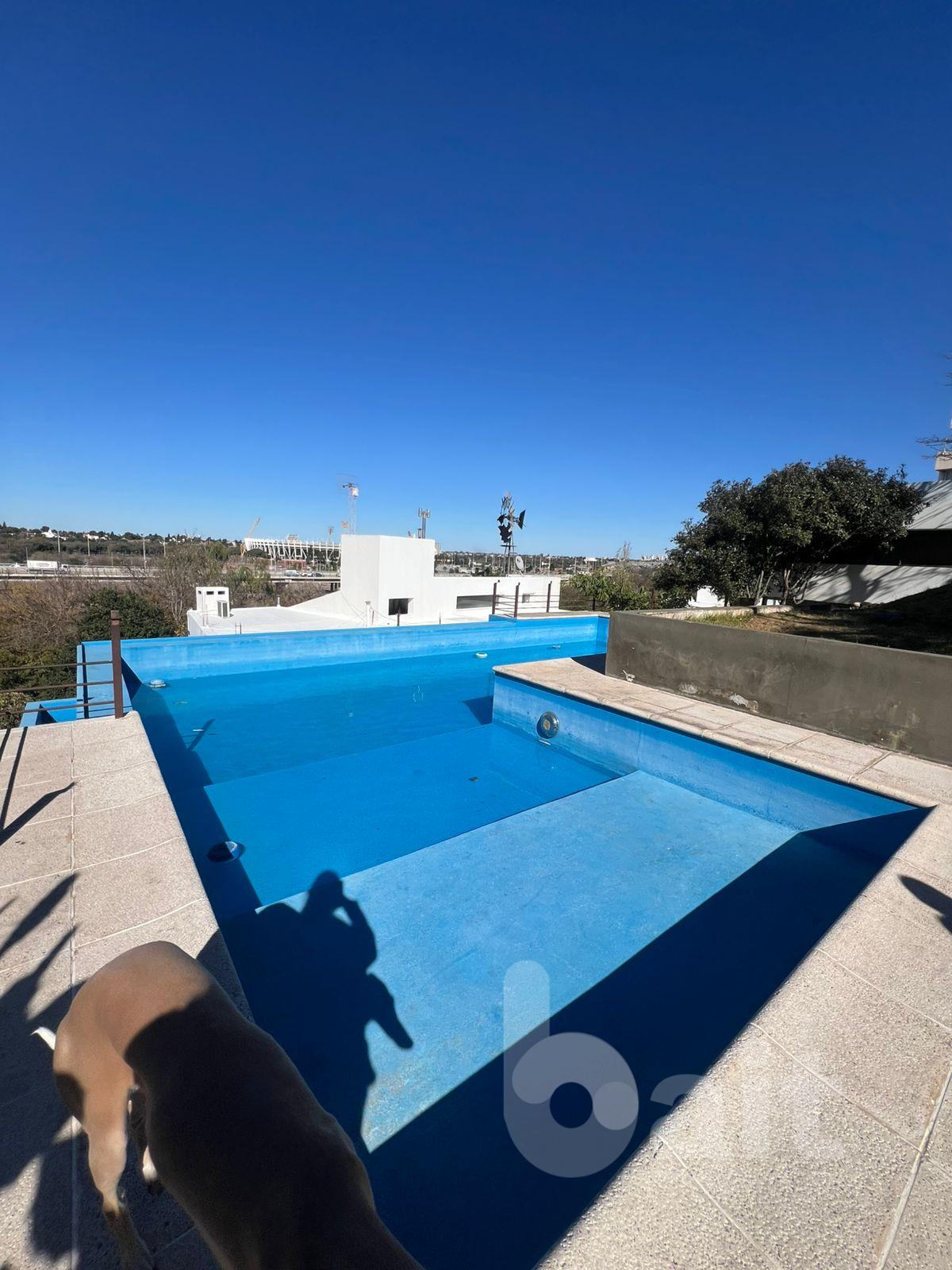 Venta casa en housing con seguridad de 4 dormitorios en Villa Belgrano