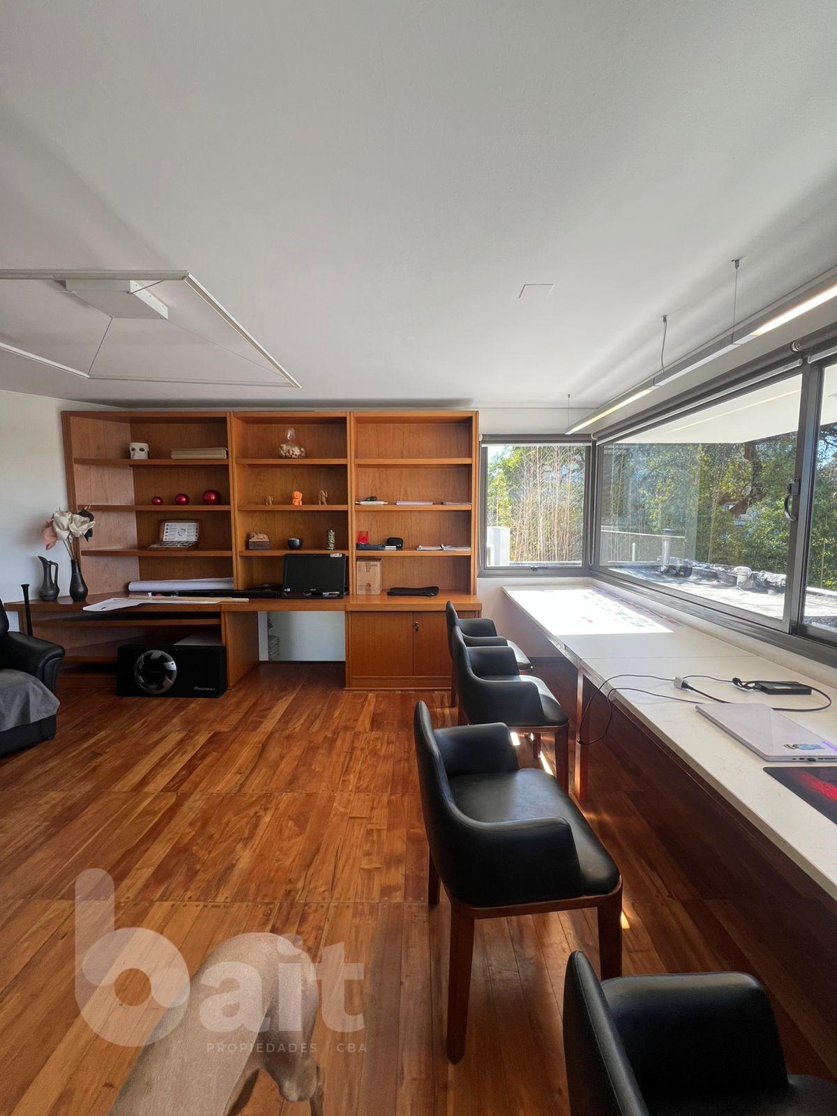 Venta casa en housing con seguridad de 4 dormitorios en Villa Belgrano