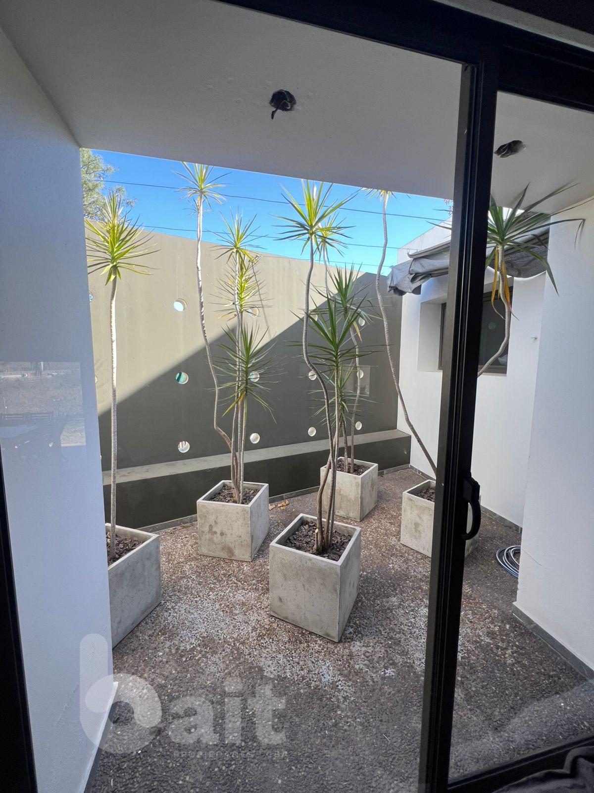 Venta casa en housing con seguridad de 4 dormitorios en Villa Belgrano