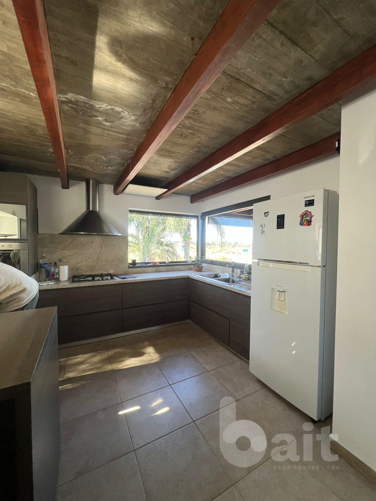 Venta casa en housing con seguridad de 4 dormitorios en Villa Belgrano