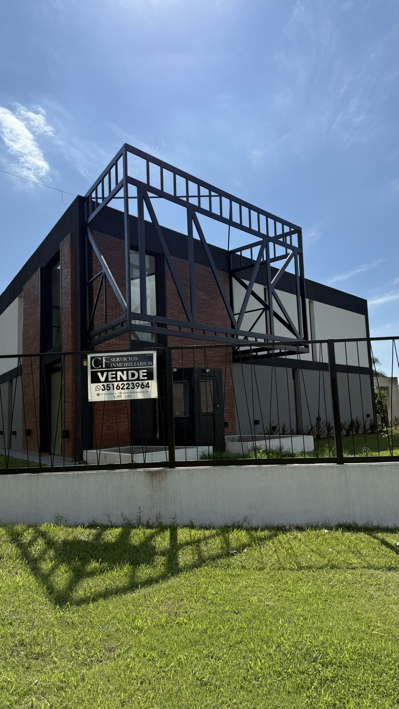 VENTA CASA EN VILLA ALLENDE GOLF