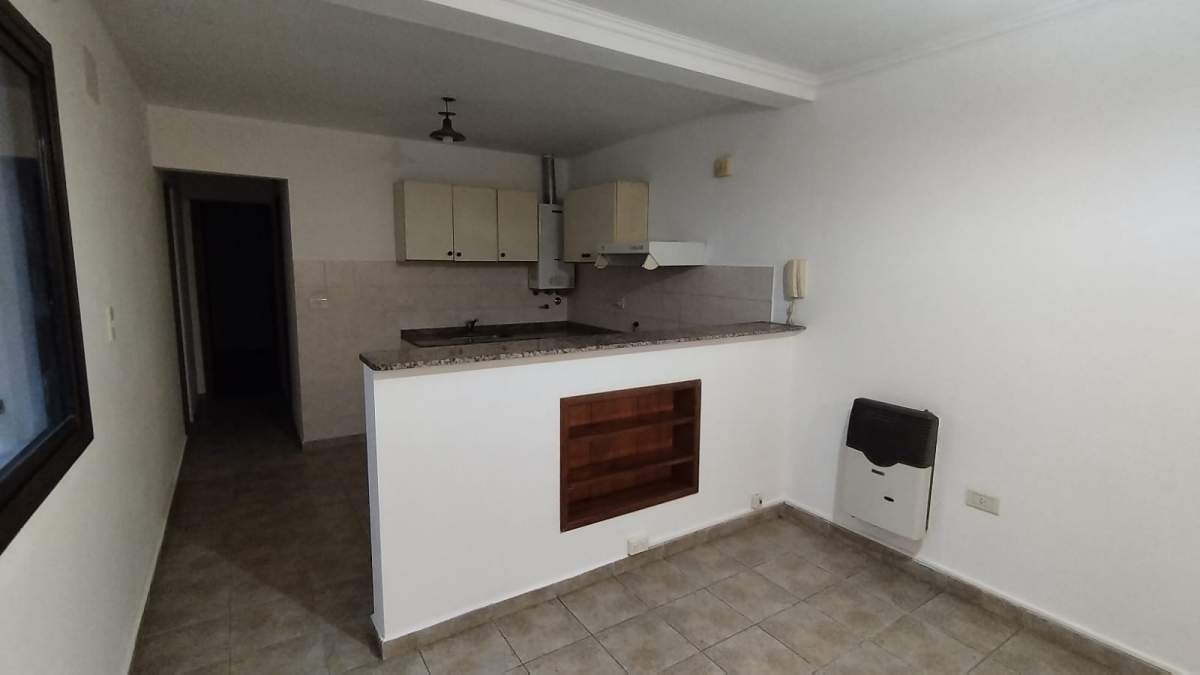 Alquilo Dpto. 2 Dor.  Patio- B Pueyrredon