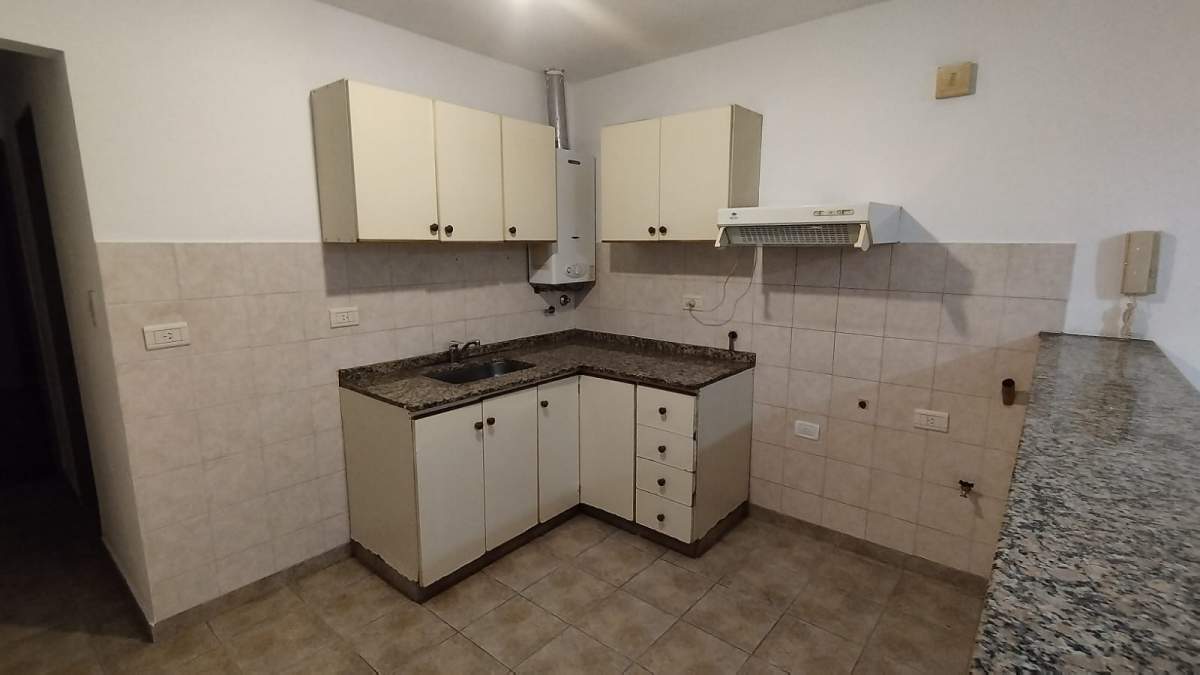 Alquilo Dpto. 2 Dor.  Patio- B Pueyrredon