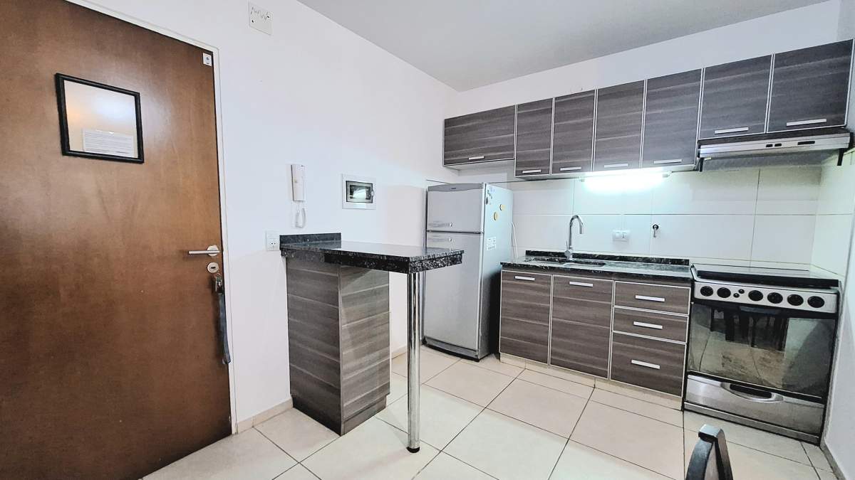 SE VENDE DEPTO 1 DORMITORIO CON COCHERA CENTRICO VILLA CARLOS PAZ