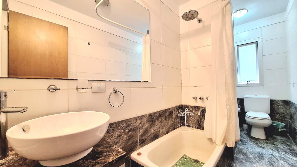 SE VENDE DEPTO 1 DORMITORIO CON COCHERA CENTRICO VILLA CARLOS PAZ