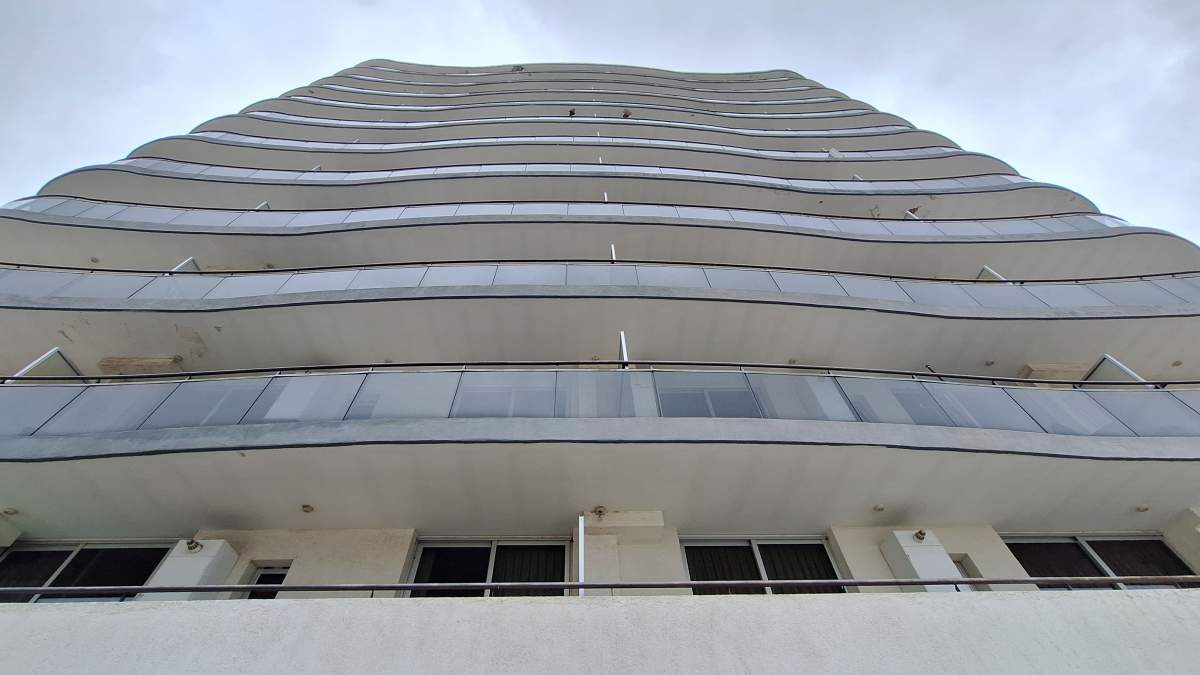 SE VENDE DEPTO 1 DORMITORIO CON COCHERA CENTRICO VILLA CARLOS PAZ