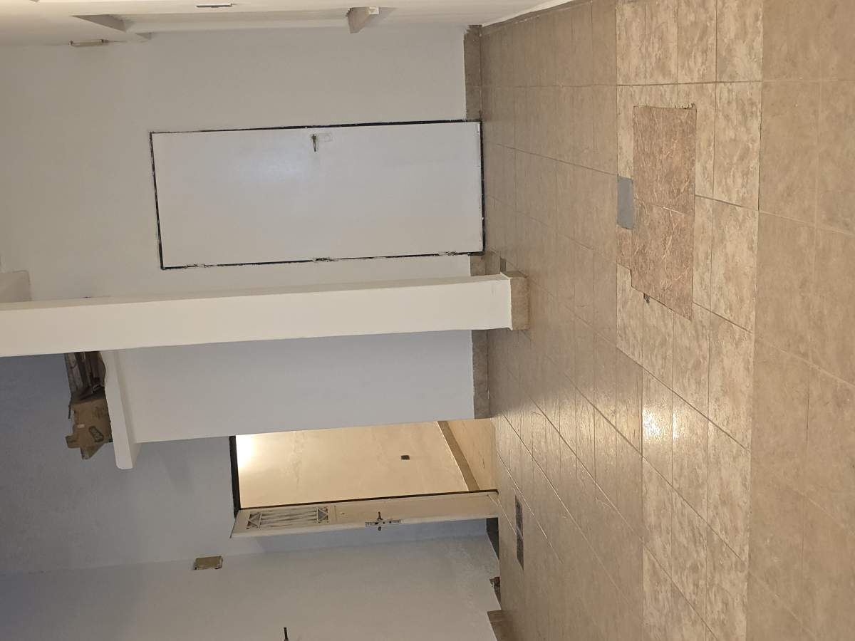 CASA GRANDE EN VENTA 3 DORMITORIOS CON LOCAL AL FRENTE (INVERSORES ATENTO)