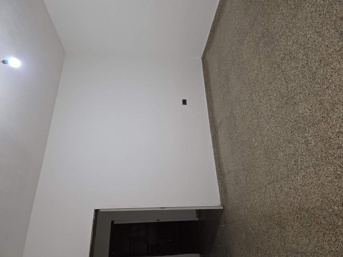 CASA GRANDE EN VENTA 3 DORMITORIOS CON LOCAL AL FRENTE (INVERSORES ATENTO)