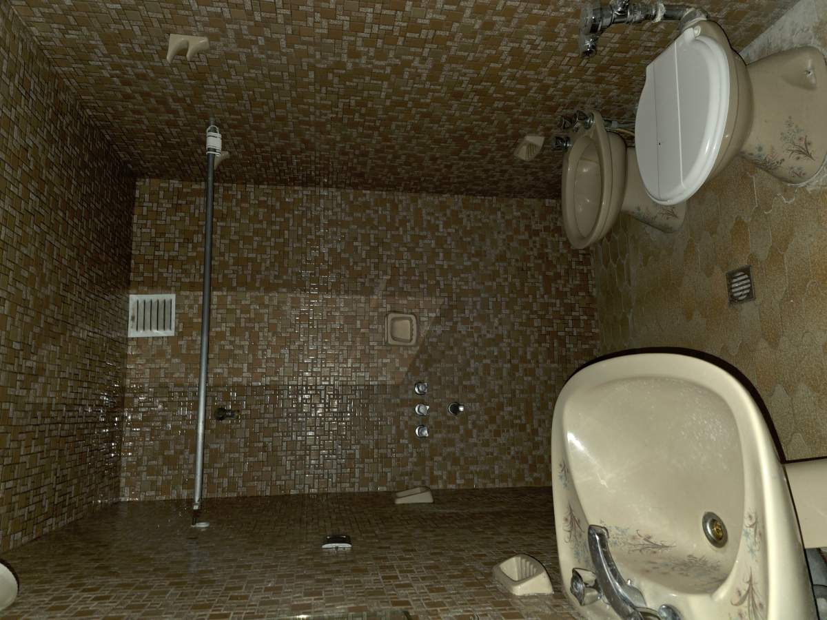 CASA GRANDE EN VENTA 3 DORMITORIOS CON LOCAL AL FRENTE (INVERSORES ATENTO)