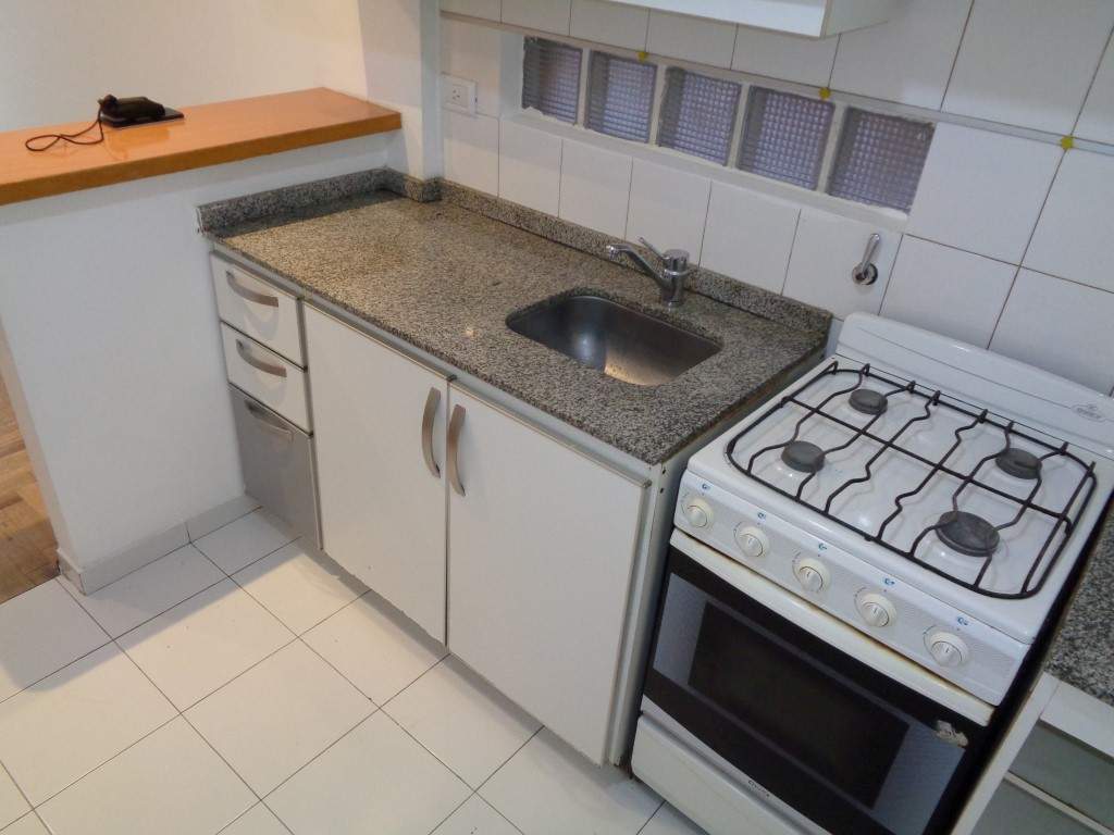 Barrio Nueva Córdoba - Departamento Semipiso de Categoría de 2 Dormitorios, Amplio y Luminoso con Cocina Equipada y Baño con bañera