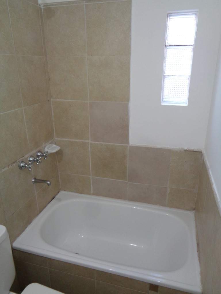 Barrio Nueva Córdoba - Departamento Semipiso de Categoría de 2 Dormitorios, Amplio y Luminoso con Cocina Equipada y Baño con bañera