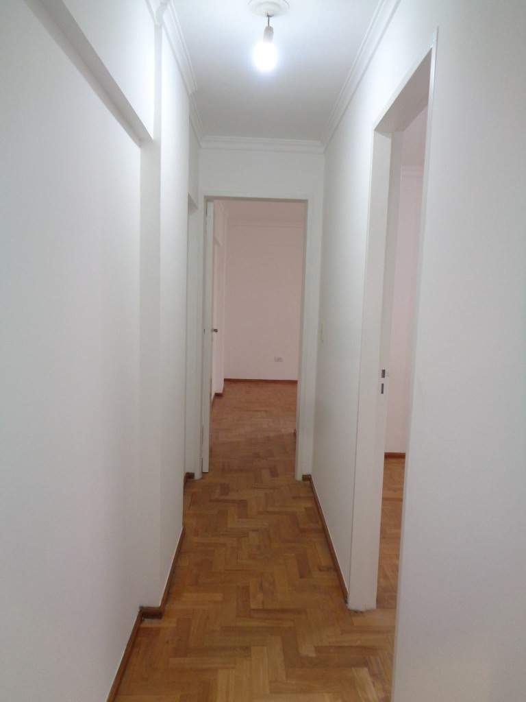 Barrio Nueva Córdoba - Departamento Semipiso de Categoría de 2 Dormitorios, Amplio y Luminoso con Cocina Equipada y Baño con bañera