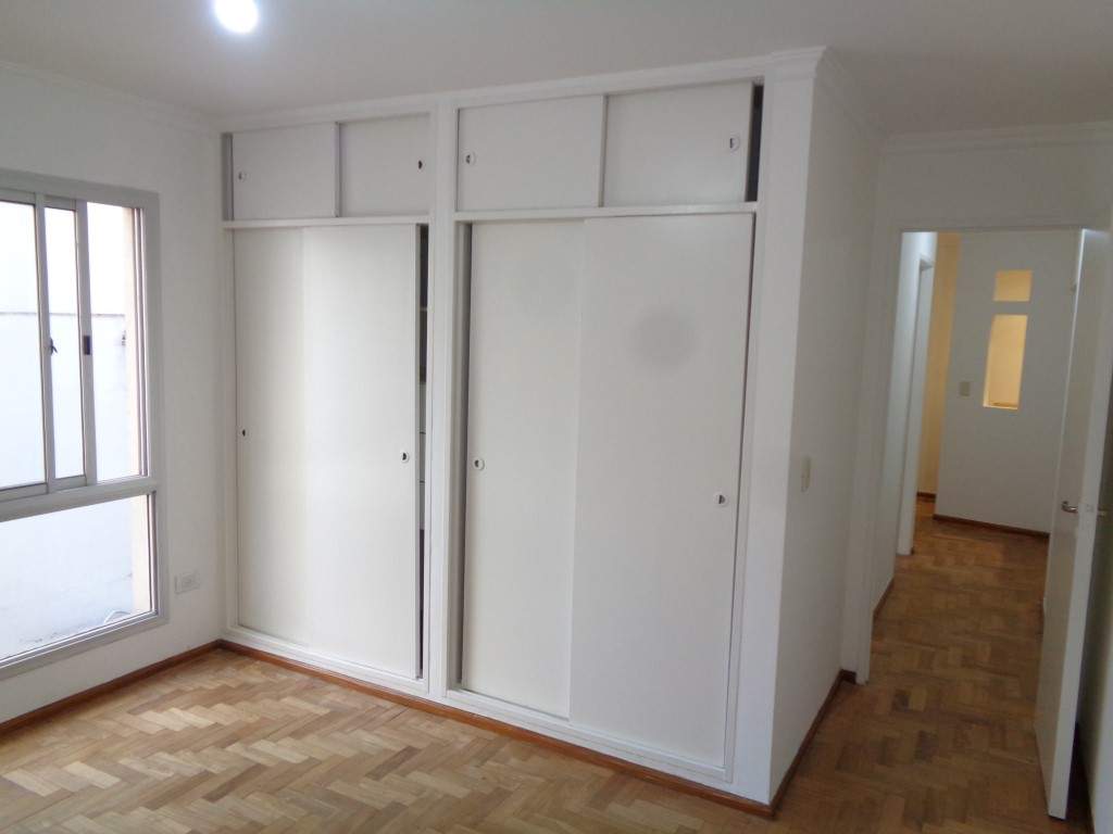 Barrio Nueva Córdoba - Departamento Semipiso de Categoría de 2 Dormitorios, Amplio y Luminoso con Cocina Equipada y Baño con bañera