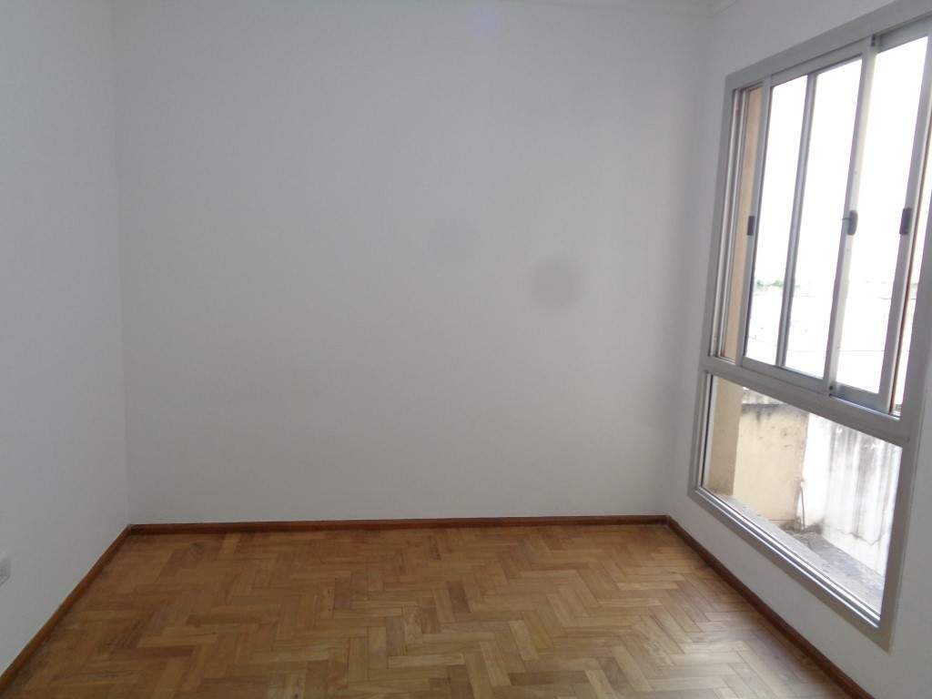 Barrio Nueva Córdoba - Departamento Semipiso de Categoría de 2 Dormitorios, Amplio y Luminoso con Cocina Equipada y Baño con bañera