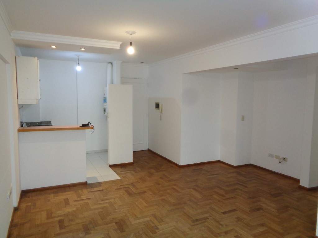 Barrio Nueva Córdoba - Departamento Semipiso de Categoría de 2 Dormitorios, Amplio y Luminoso con Cocina Equipada y Baño con bañera