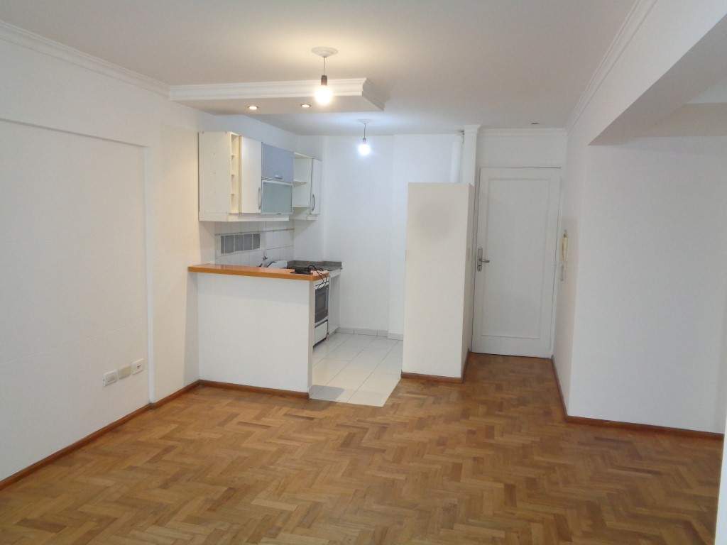 Barrio Nueva Córdoba - Departamento Semipiso de Categoría de 2 Dormitorios, Amplio y Luminoso con Cocina Equipada y Baño con bañera