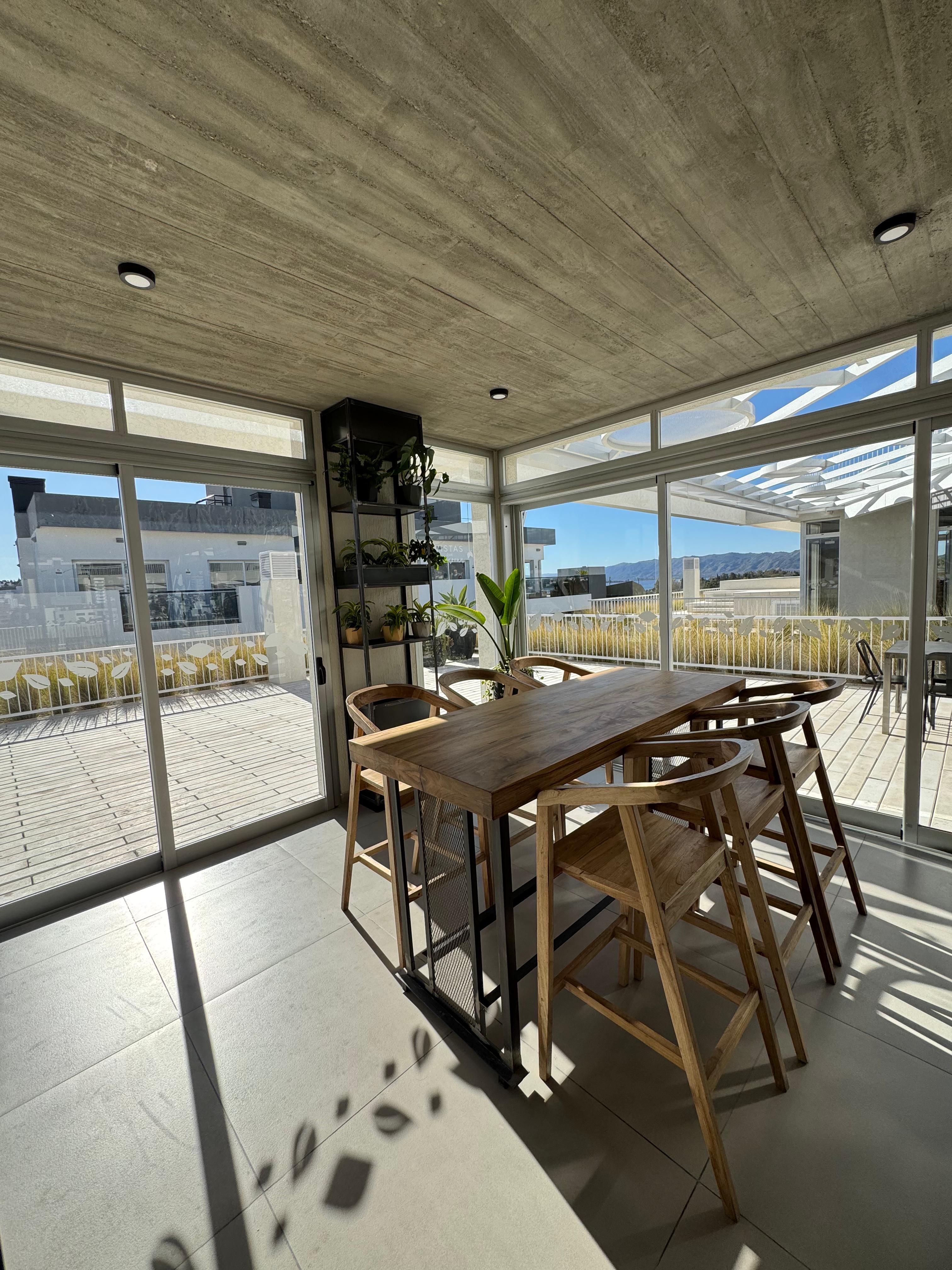 ALQUILER ANUAL EN VILLA CARLOS PAZ - DEPARTAMENTO NUEVO DE 2 DORMITORIOS SOBRE LA COSTANERA. - Stefano V.