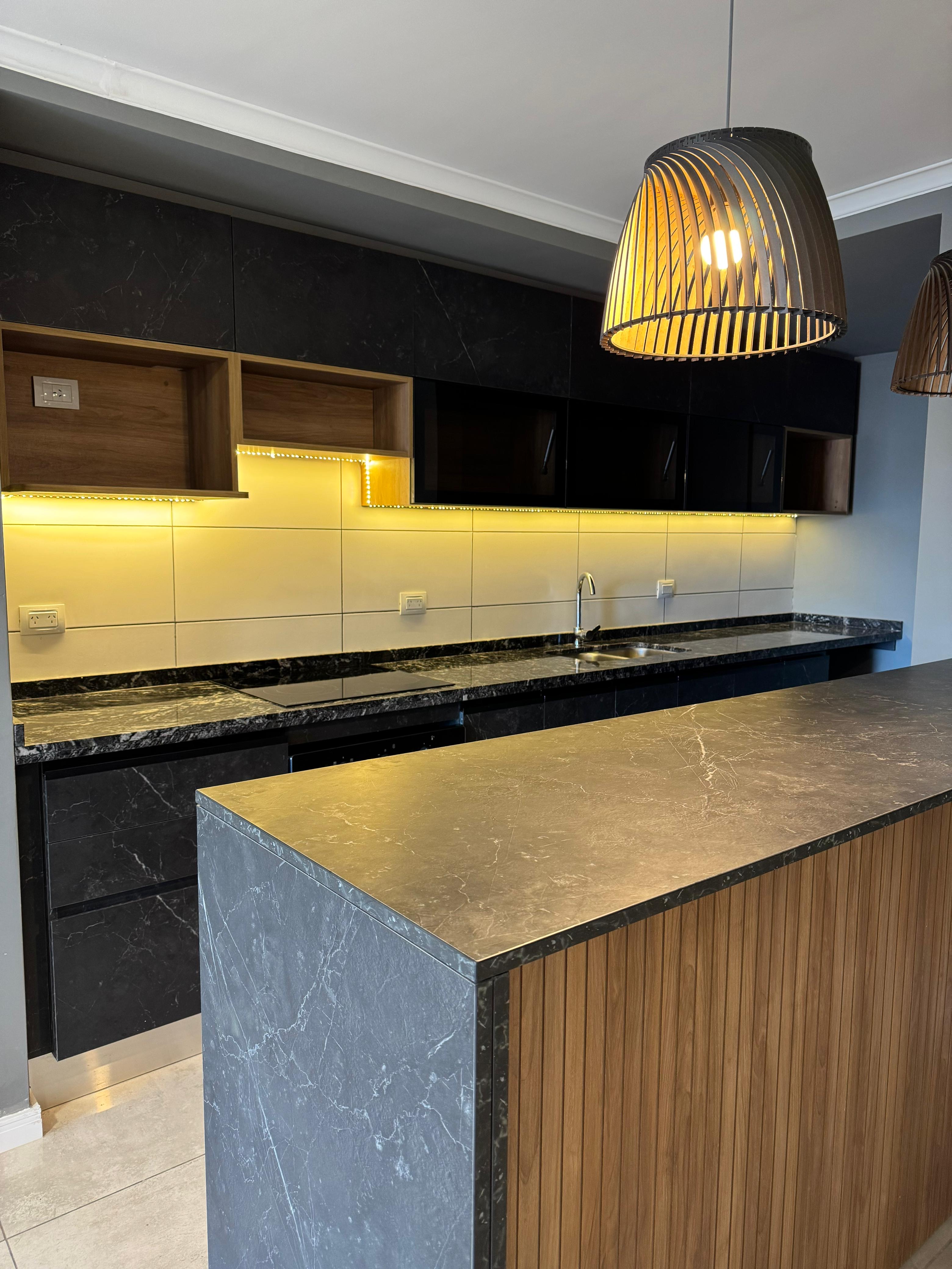 ALQUILER ANUAL EN VILLA CARLOS PAZ - DEPARTAMENTO NUEVO DE 2 DORMITORIOS SOBRE LA COSTANERA. - Stefano V.