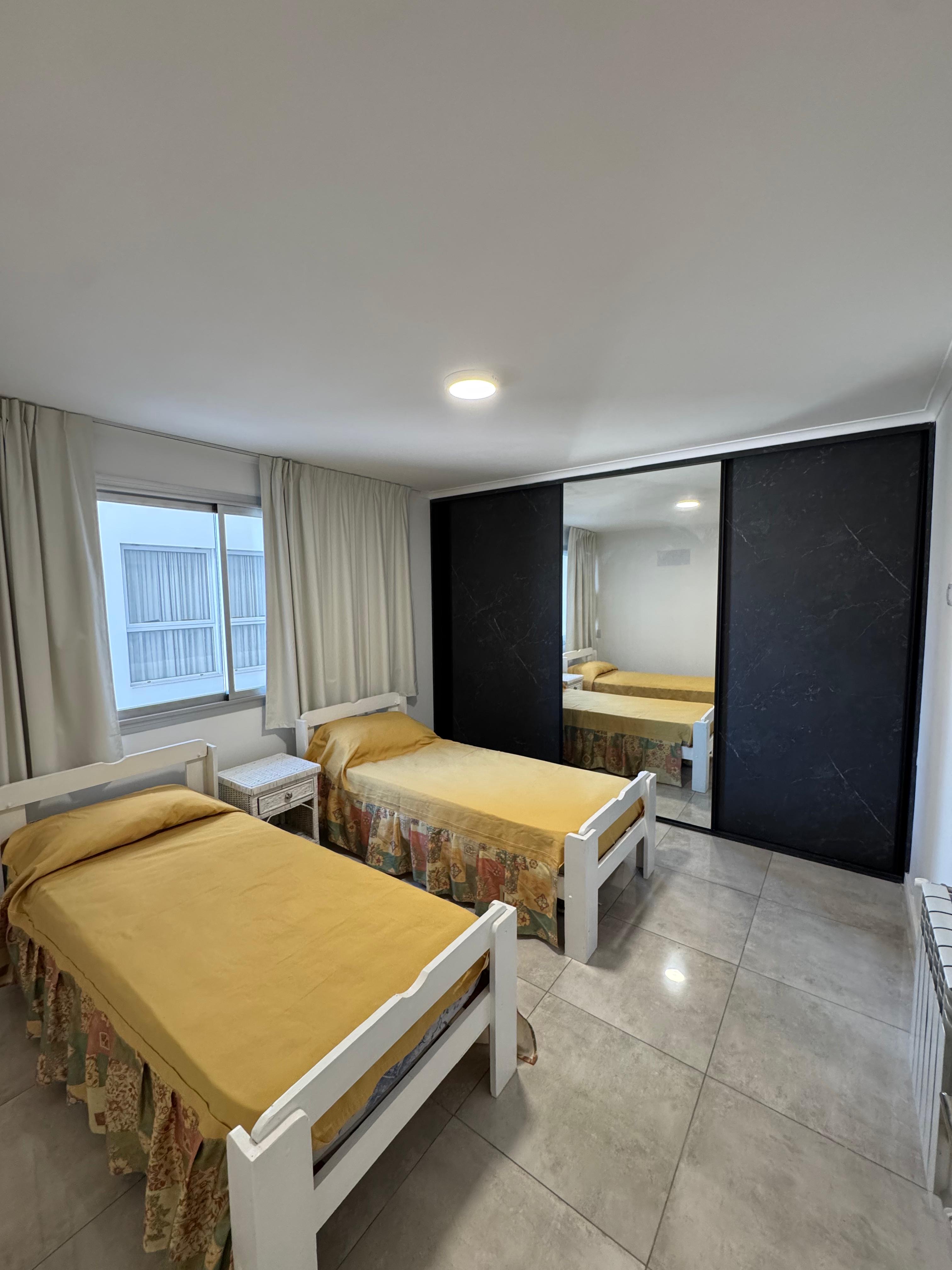 ALQUILER ANUAL EN VILLA CARLOS PAZ - DEPARTAMENTO NUEVO DE 2 DORMITORIOS SOBRE LA COSTANERA. - Stefano V.