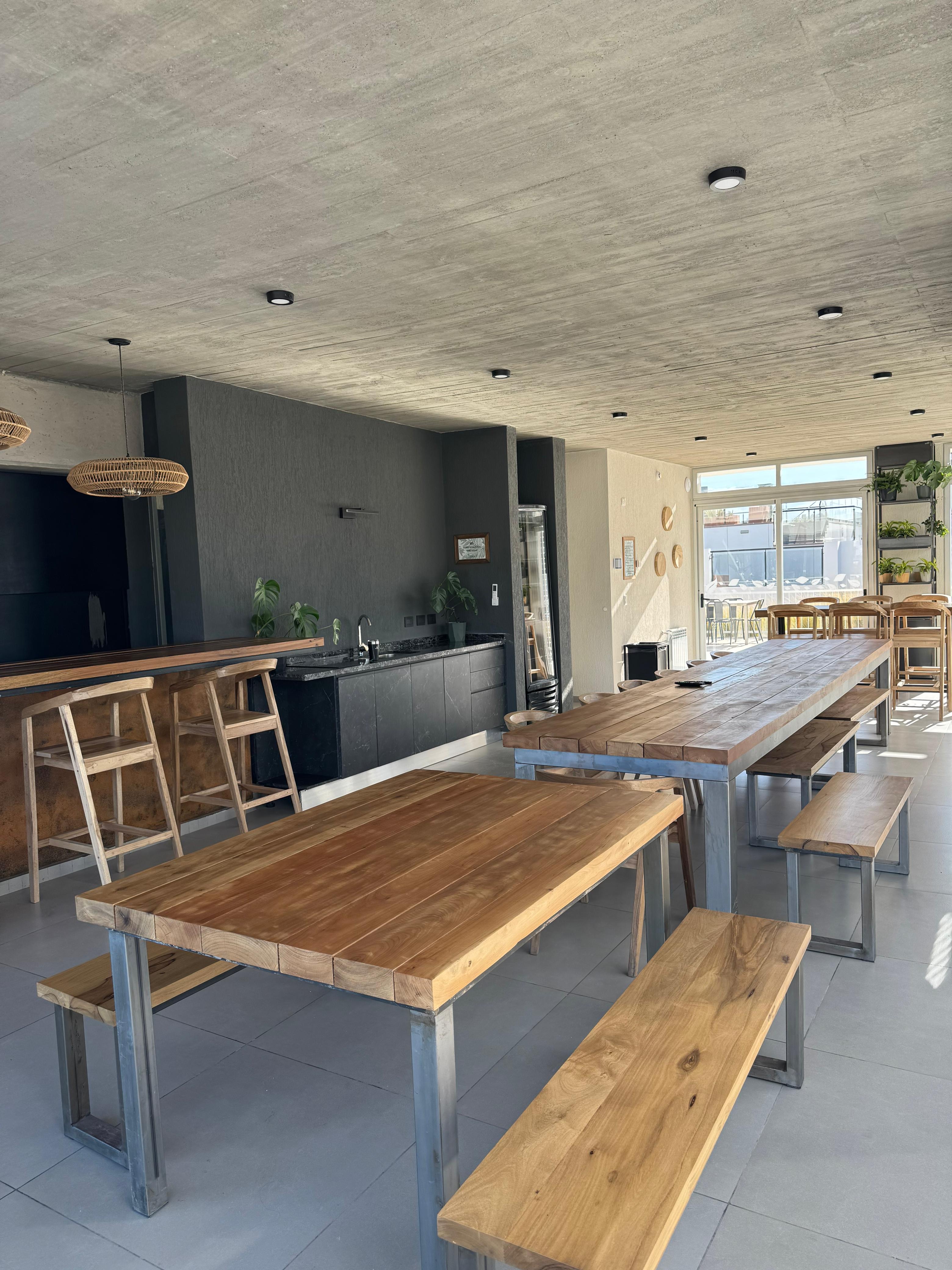 ALQUILER ANUAL EN VILLA CARLOS PAZ - DEPARTAMENTO NUEVO DE 2 DORMITORIOS SOBRE LA COSTANERA. - Stefano V.