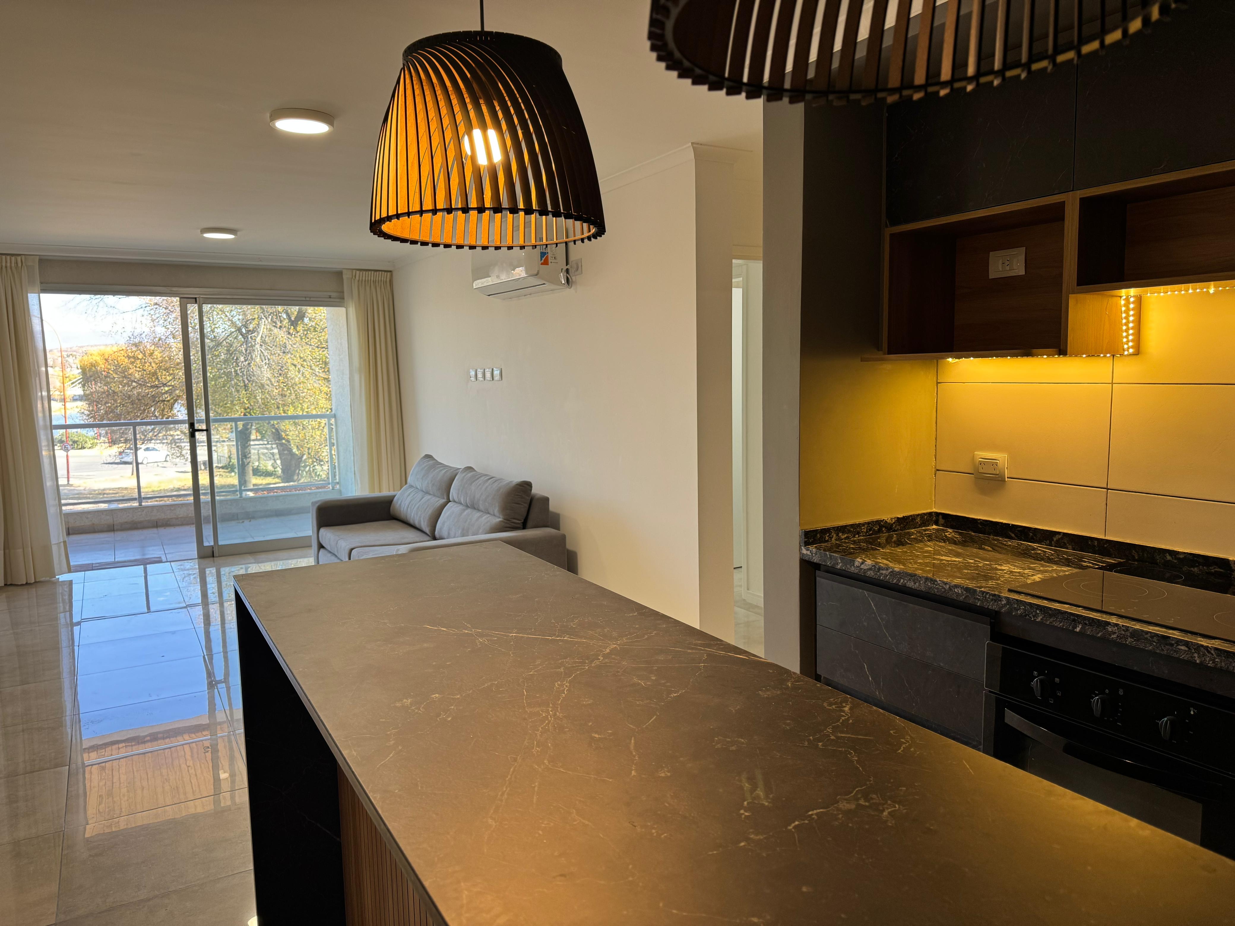ALQUILER ANUAL EN VILLA CARLOS PAZ - DEPARTAMENTO NUEVO DE 2 DORMITORIOS SOBRE LA COSTANERA. - Stefano V.