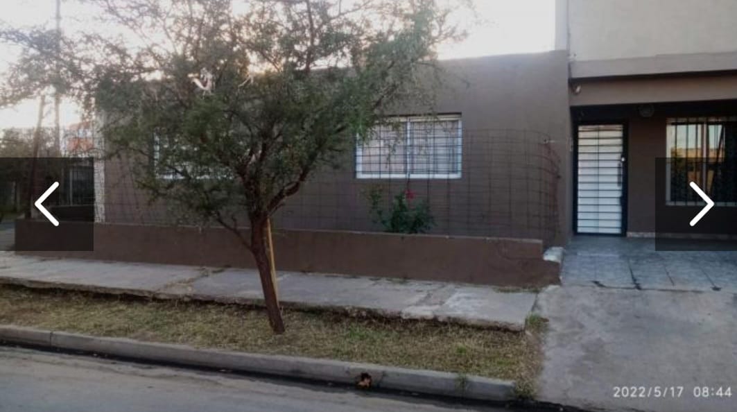 OPORTUNIDAD EN SANTA ISABEL I -  CASA PRINCIPAL 2 DORM. C PILETA  - 2 DPTO DE 1 DORM CADA UNO  GALPÓN
