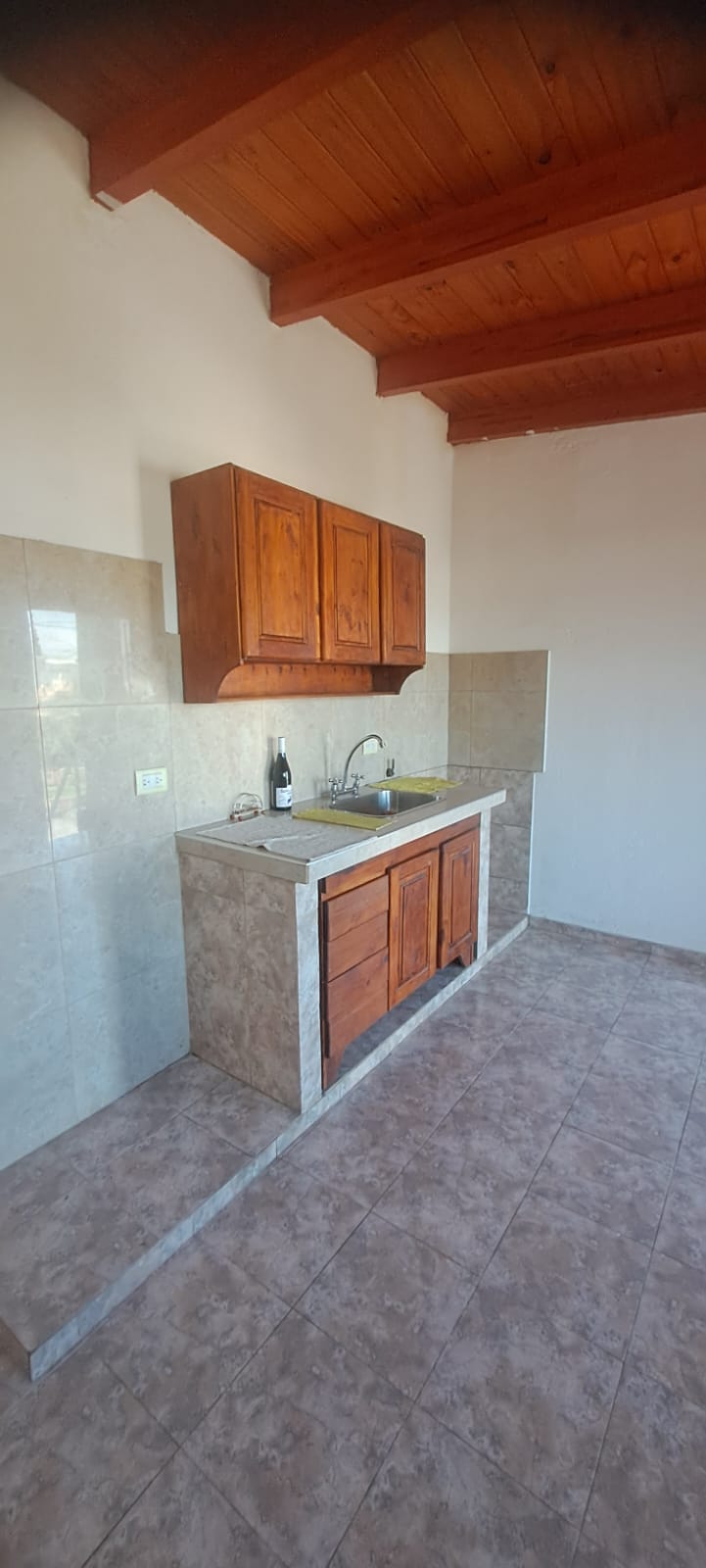 OPORTUNIDAD EN SANTA ISABEL I -  CASA PRINCIPAL 2 DORM. C PILETA  - 2 DPTO DE 1 DORM CADA UNO  GALPÓN