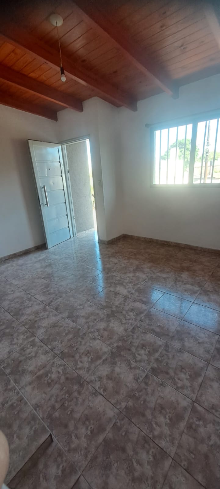 OPORTUNIDAD EN SANTA ISABEL I -  CASA PRINCIPAL 2 DORM. C PILETA  - 2 DPTO DE 1 DORM CADA UNO  GALPÓN