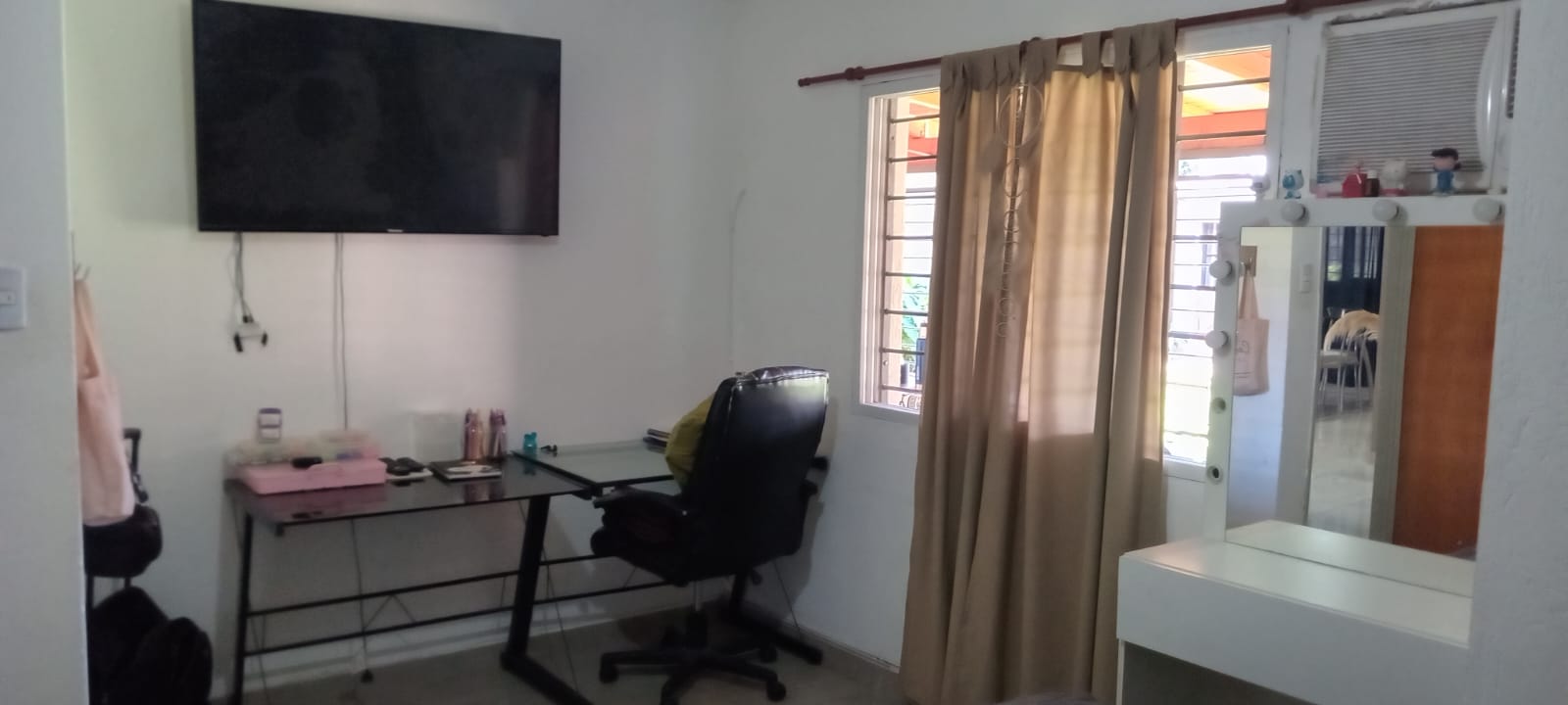 OPORTUNIDAD EN SANTA ISABEL I -  CASA PRINCIPAL 2 DORM. C PILETA  - 2 DPTO DE 1 DORM CADA UNO  GALPÓN