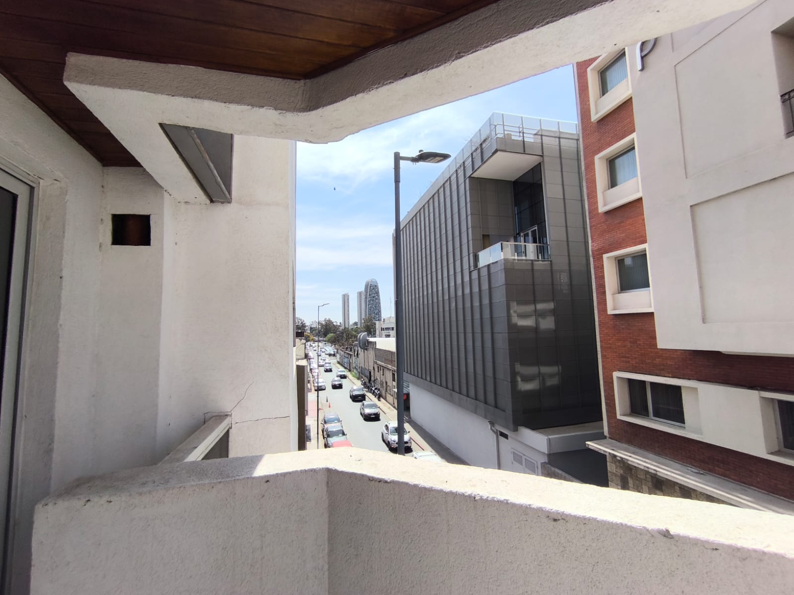 En Alquiler Piso para usos múltiples 450 mts Contacto Marcela Freites CPI 7564 Móvil 3515311014