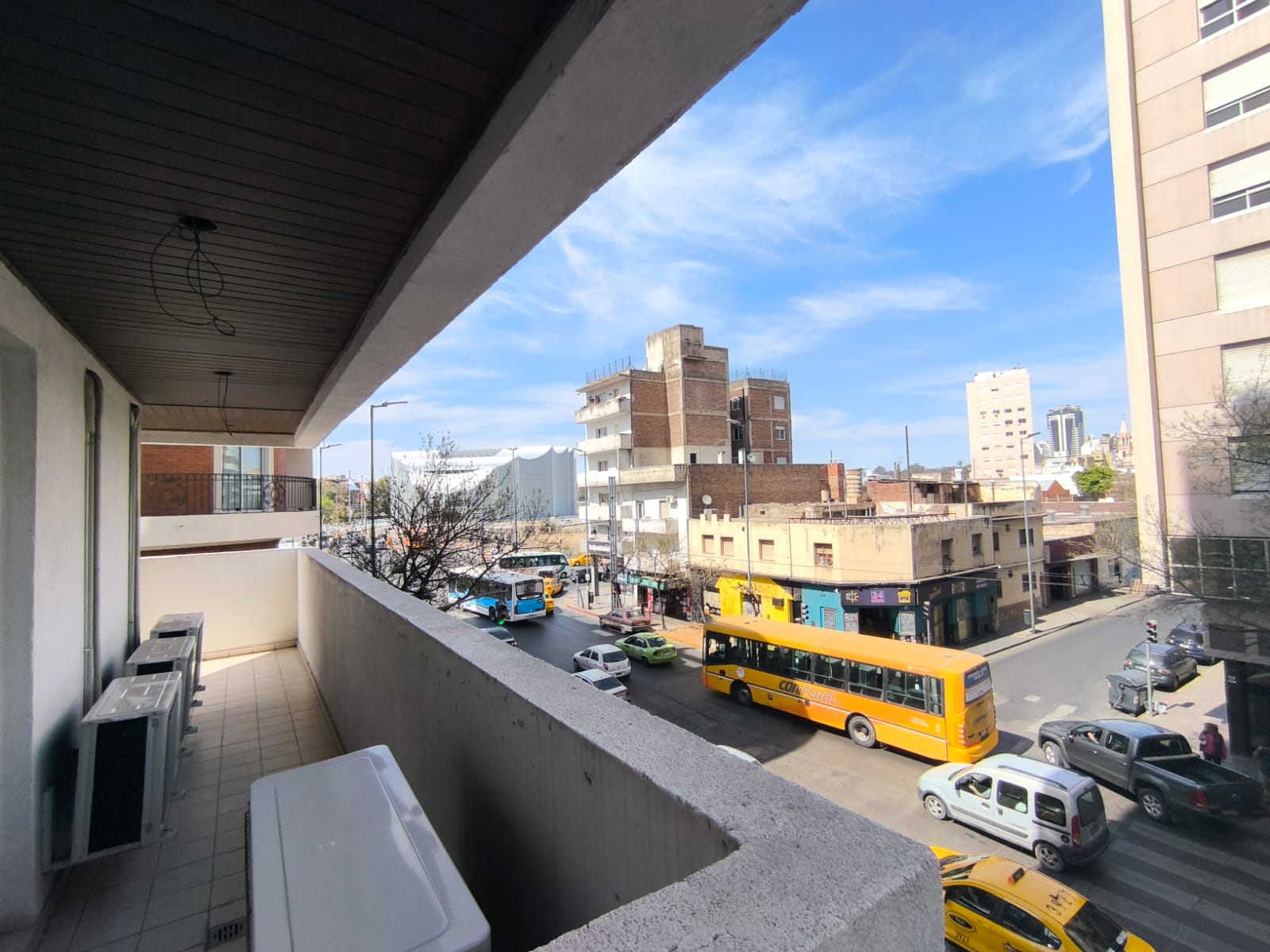 En Alquiler Piso para usos múltiples 450 mts Contacto Marcela Freites CPI 7564 Móvil 3515311014