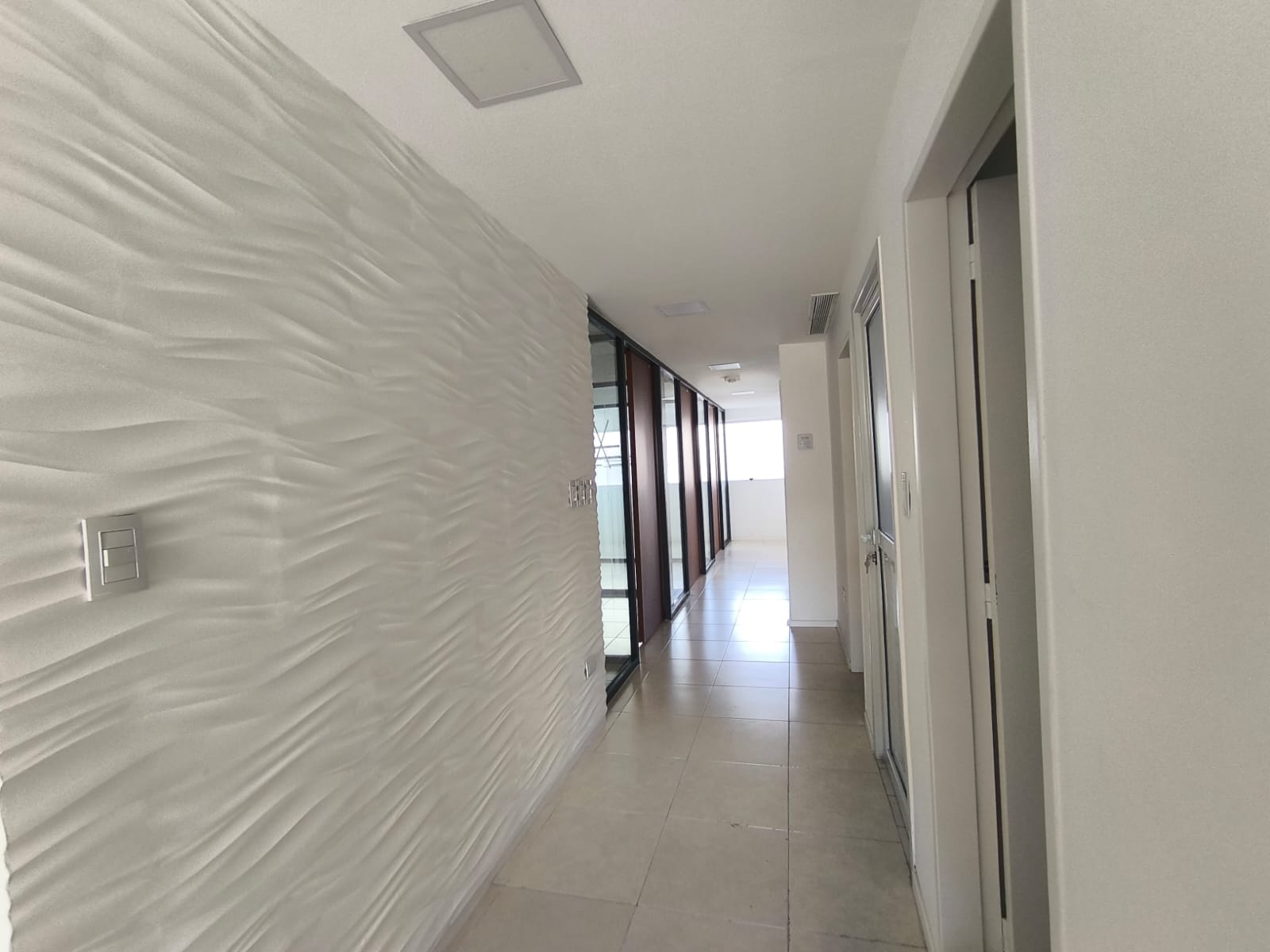 En Alquiler Piso para usos múltiples 450 mts Contacto Marcela Freites CPI 7564 Móvil 3515311014