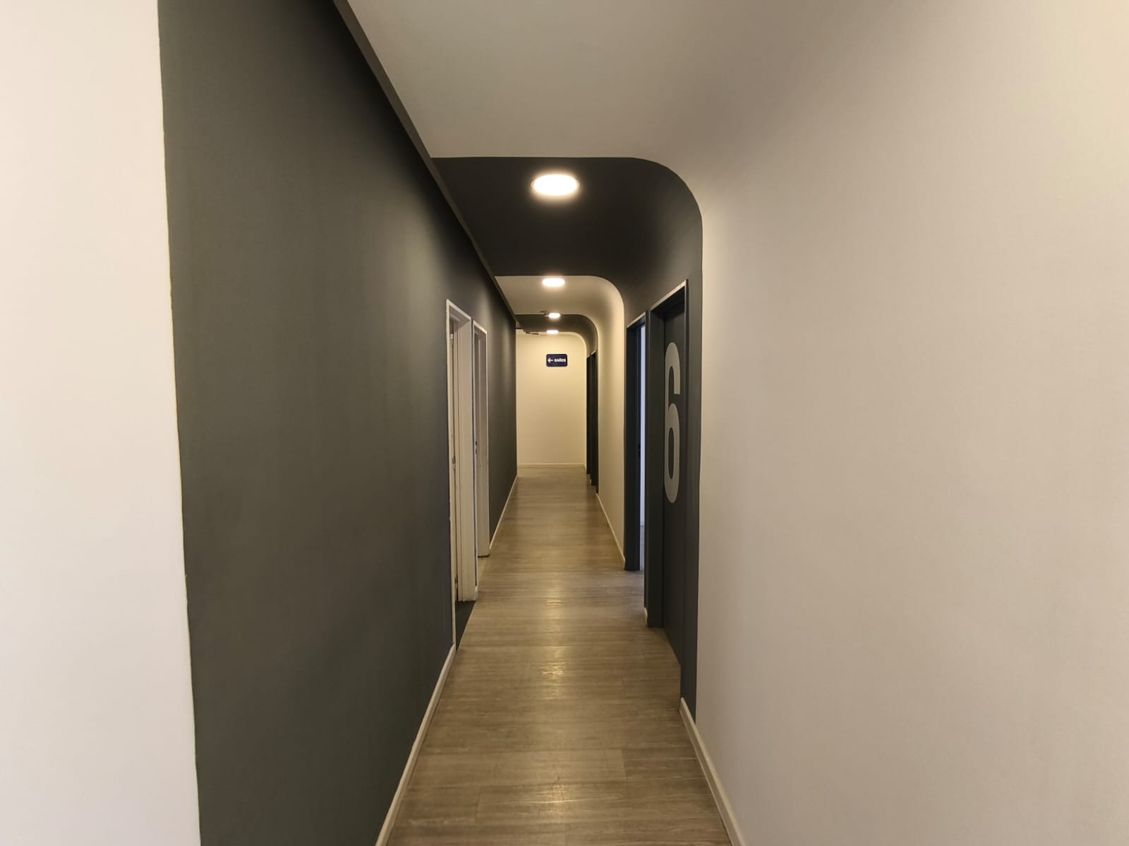 En Alquiler Piso para usos múltiples 450 mts Contacto Marcela Freites CPI 7564 Móvil 3515311014