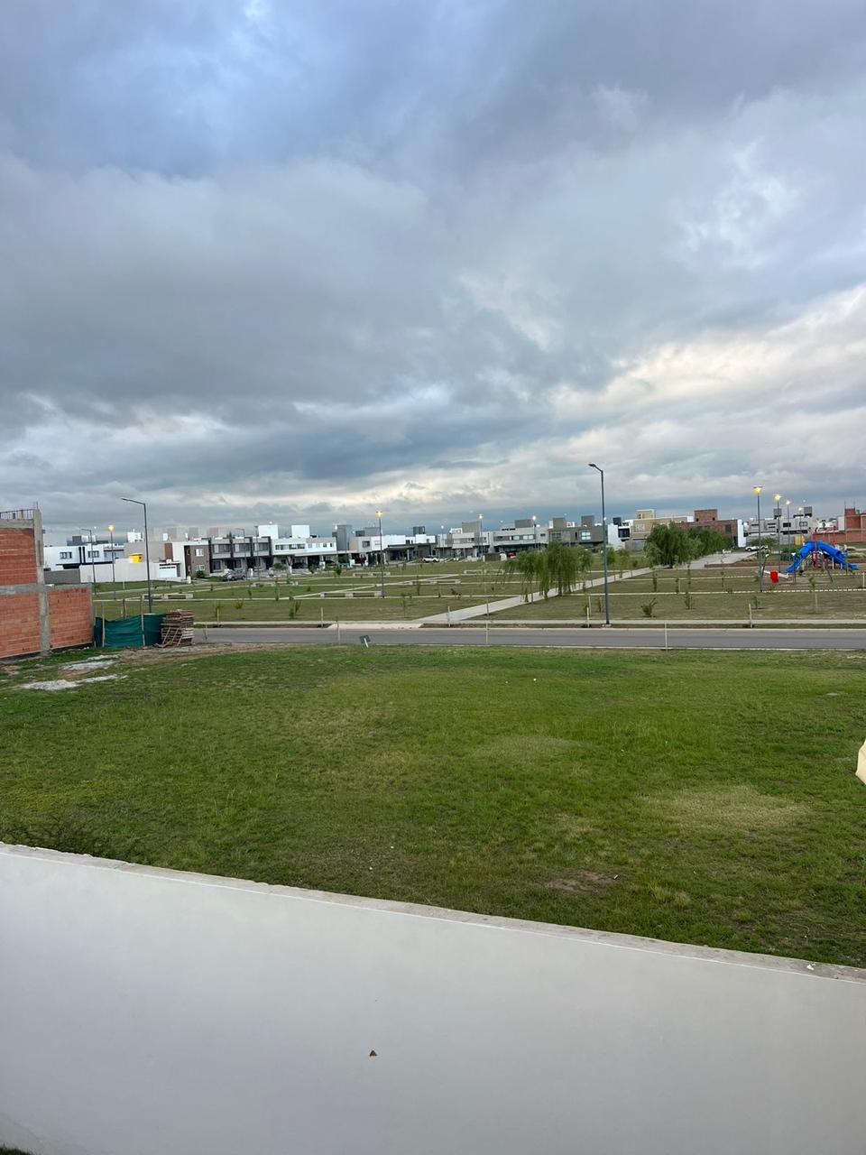 DÚPLEX SOLARES DE MANANTIALES