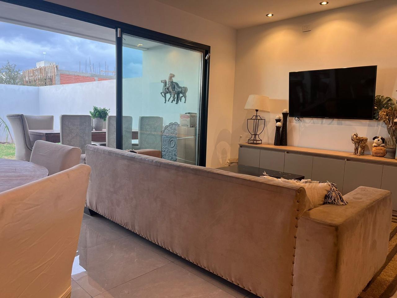 DÚPLEX SOLARES DE MANANTIALES