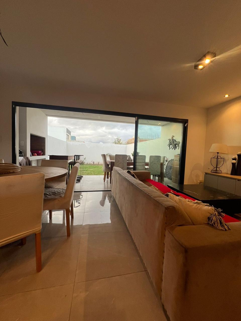 DÚPLEX SOLARES DE MANANTIALES