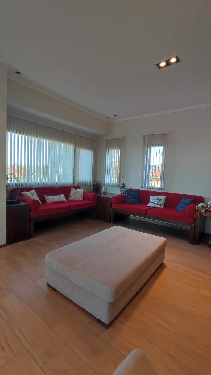 CASA DE ENSUEÑO EN BARRIO CERRADO VALLE DE CALAMUCHITA