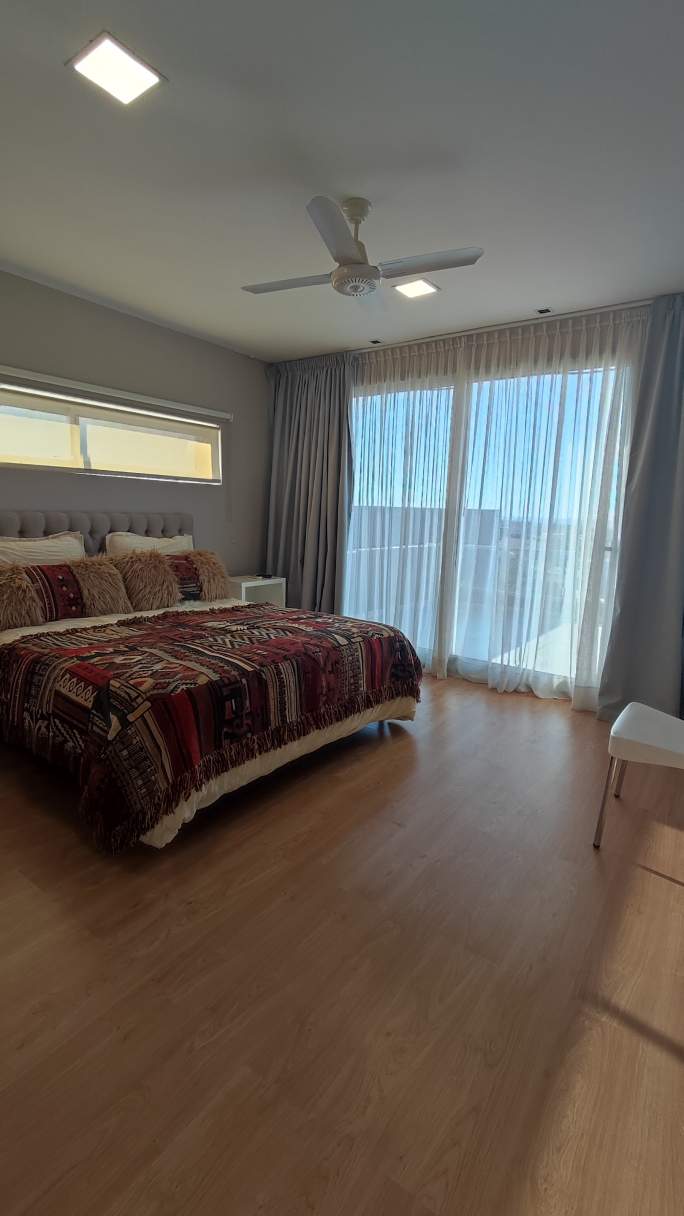 CASA DE ENSUEÑO EN BARRIO CERRADO VALLE DE CALAMUCHITA