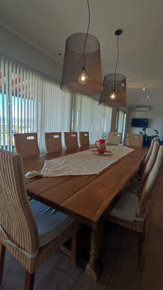 CASA DE ENSUEÑO EN BARRIO CERRADO VALLE DE CALAMUCHITA