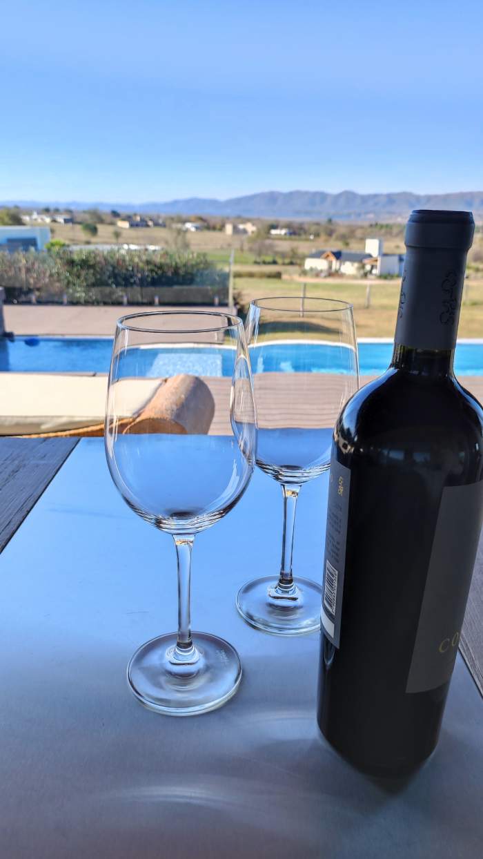 CASA DE ENSUEÑO EN BARRIO CERRADO VALLE DE CALAMUCHITA