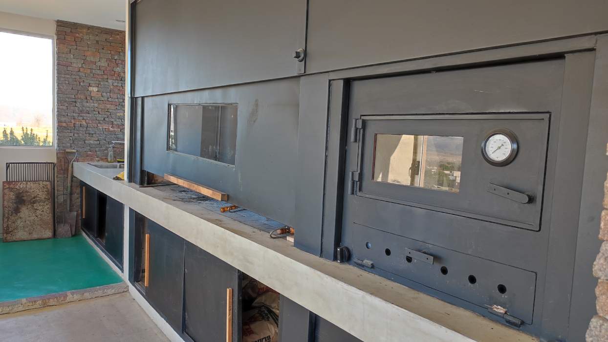 CASA DE ENSUEÑO EN BARRIO CERRADO VALLE DE CALAMUCHITA