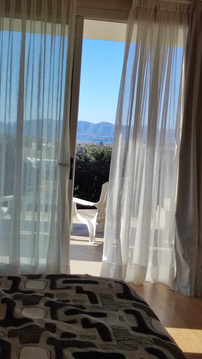 CASA DE ENSUEÑO EN BARRIO CERRADO VALLE DE CALAMUCHITA